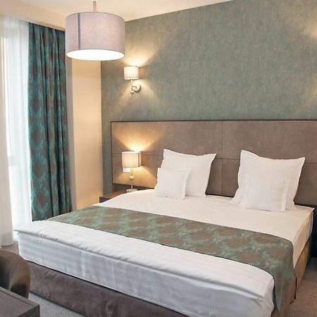 Victoria Bulevard Hotel Braşov Exteriör bild