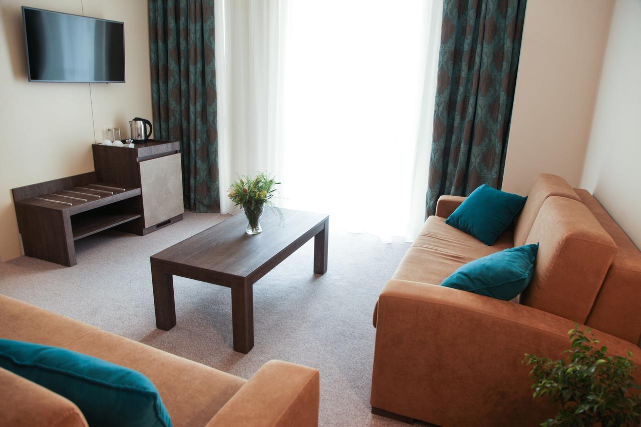 Victoria Bulevard Hotel Braşov Exteriör bild