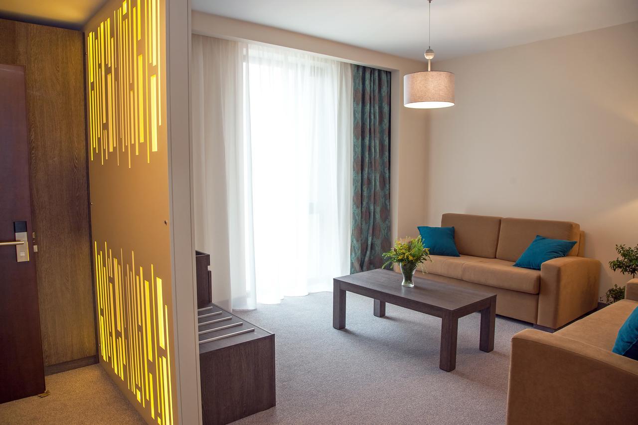 Victoria Bulevard Hotel Braşov Exteriör bild