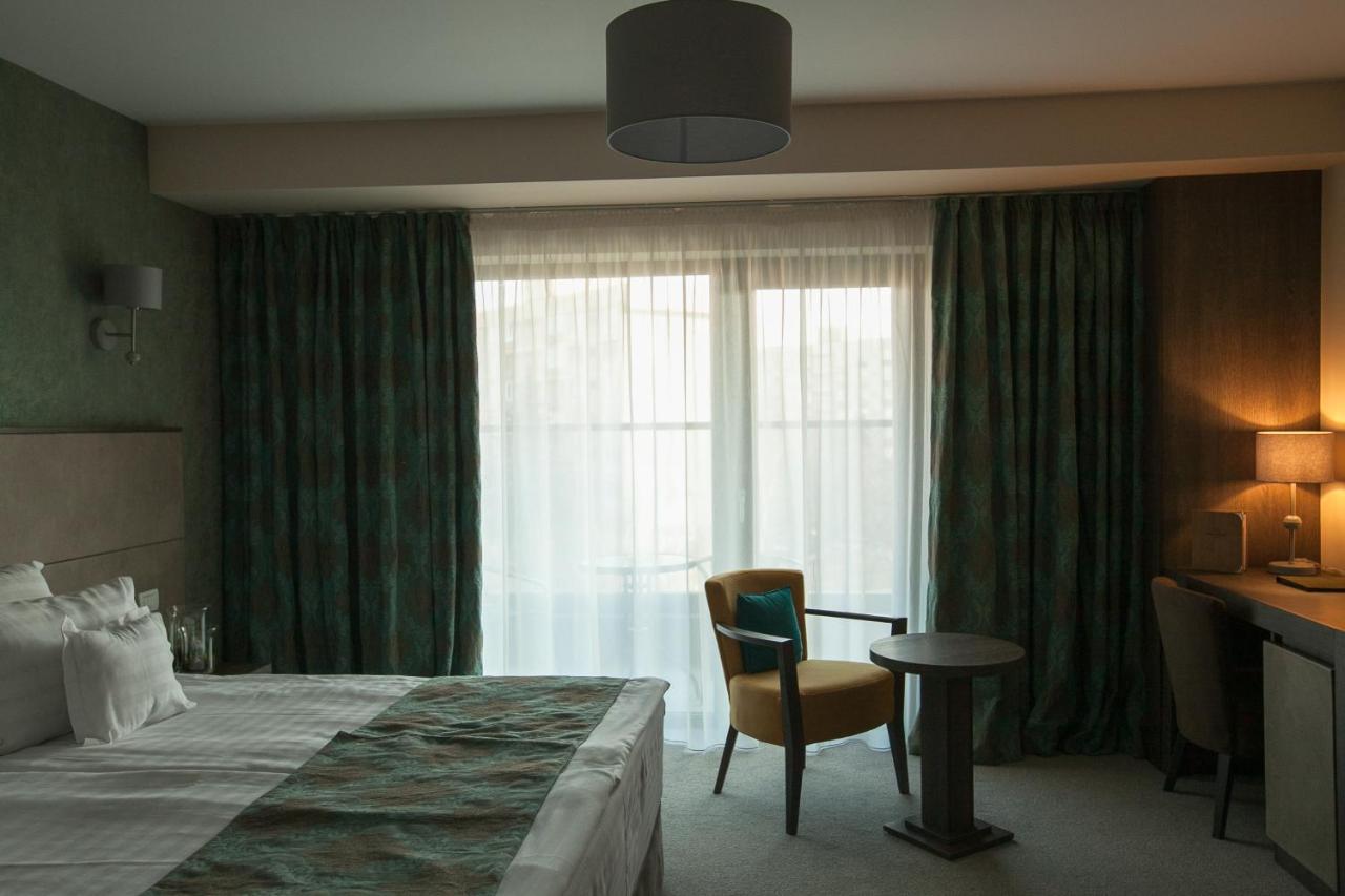 Victoria Bulevard Hotel Braşov Exteriör bild