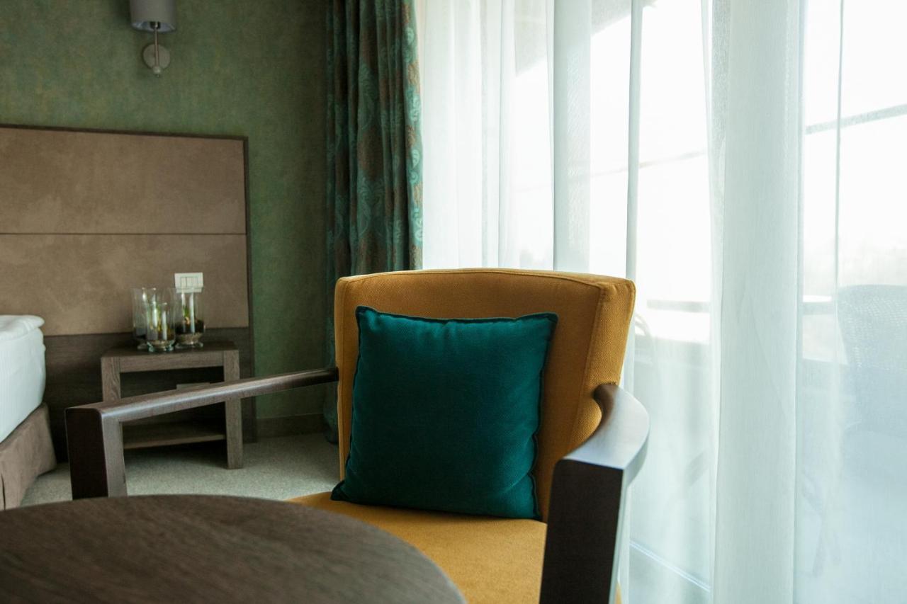 Victoria Bulevard Hotel Braşov Exteriör bild