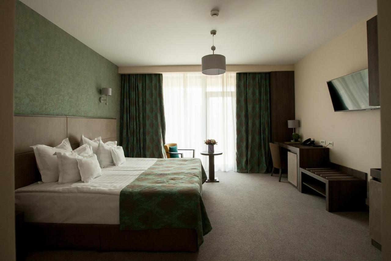 Victoria Bulevard Hotel Braşov Exteriör bild