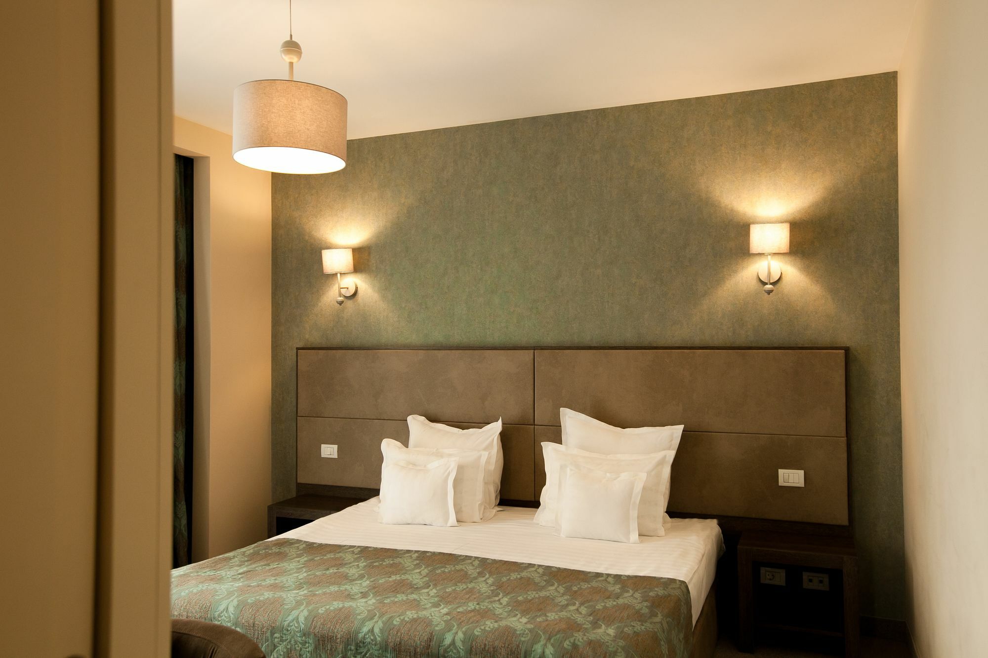 Victoria Bulevard Hotel Braşov Exteriör bild