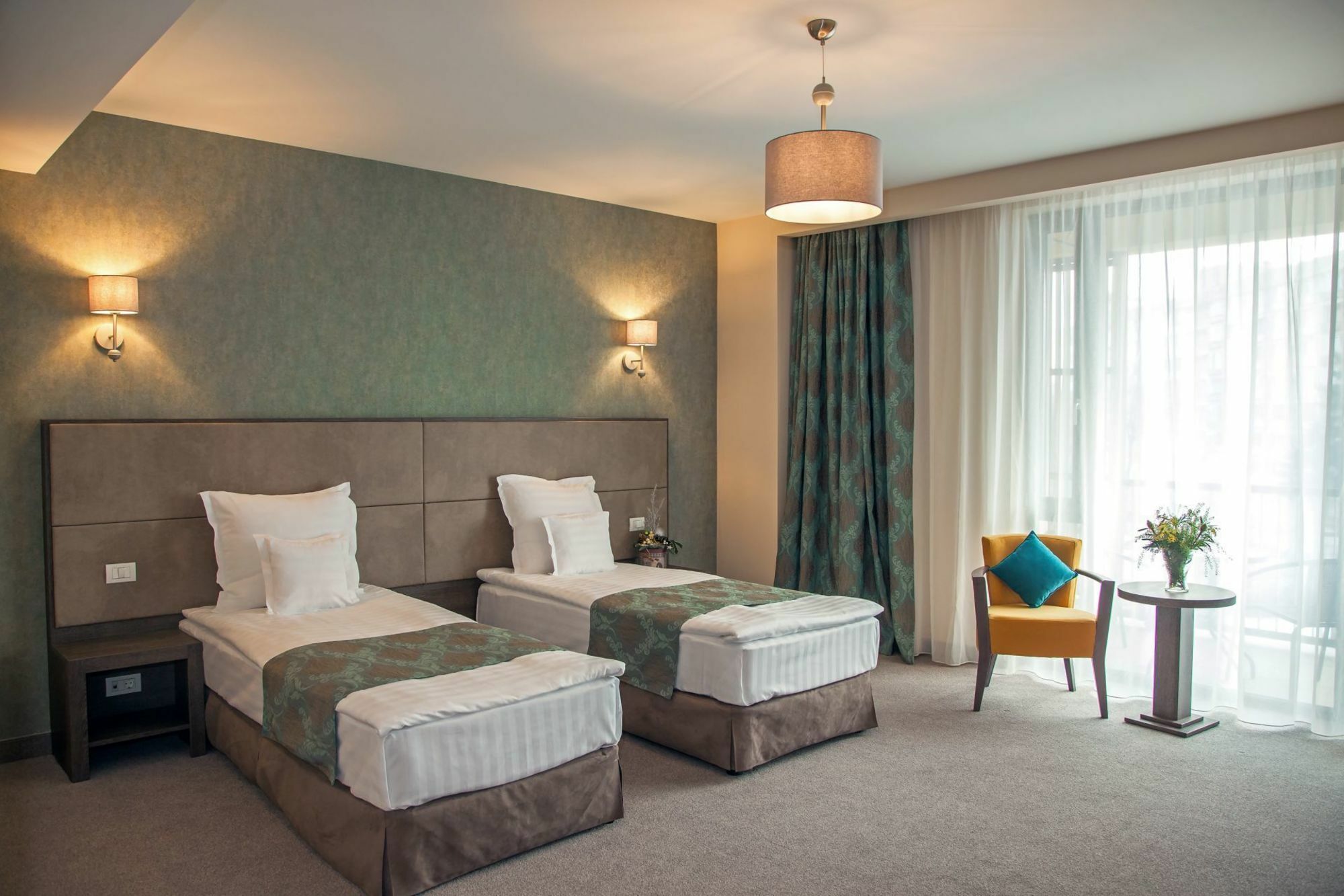Victoria Bulevard Hotel Braşov Exteriör bild