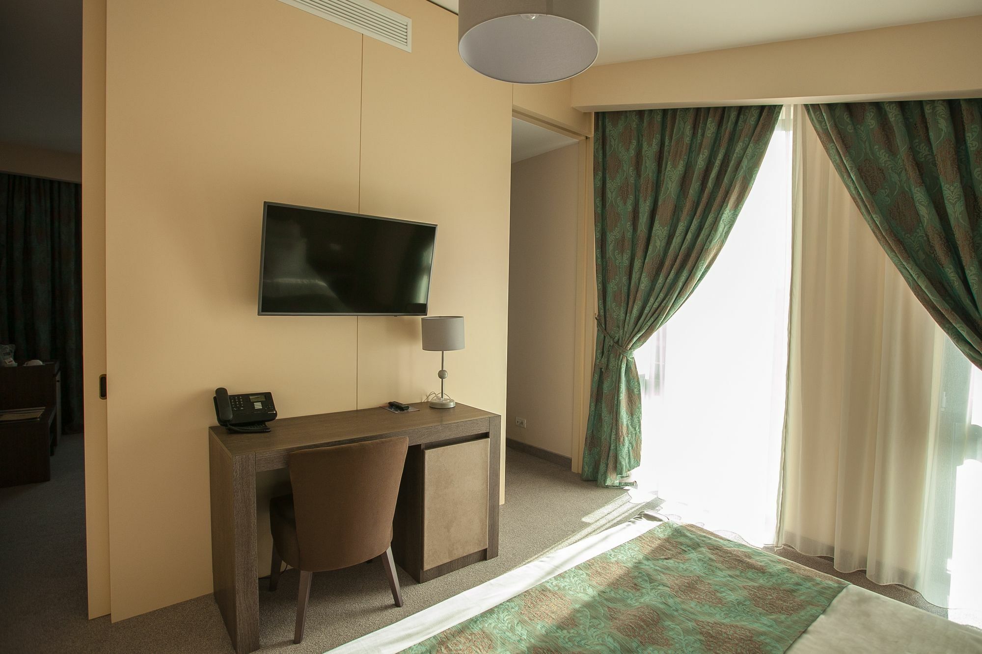 Victoria Bulevard Hotel Braşov Exteriör bild